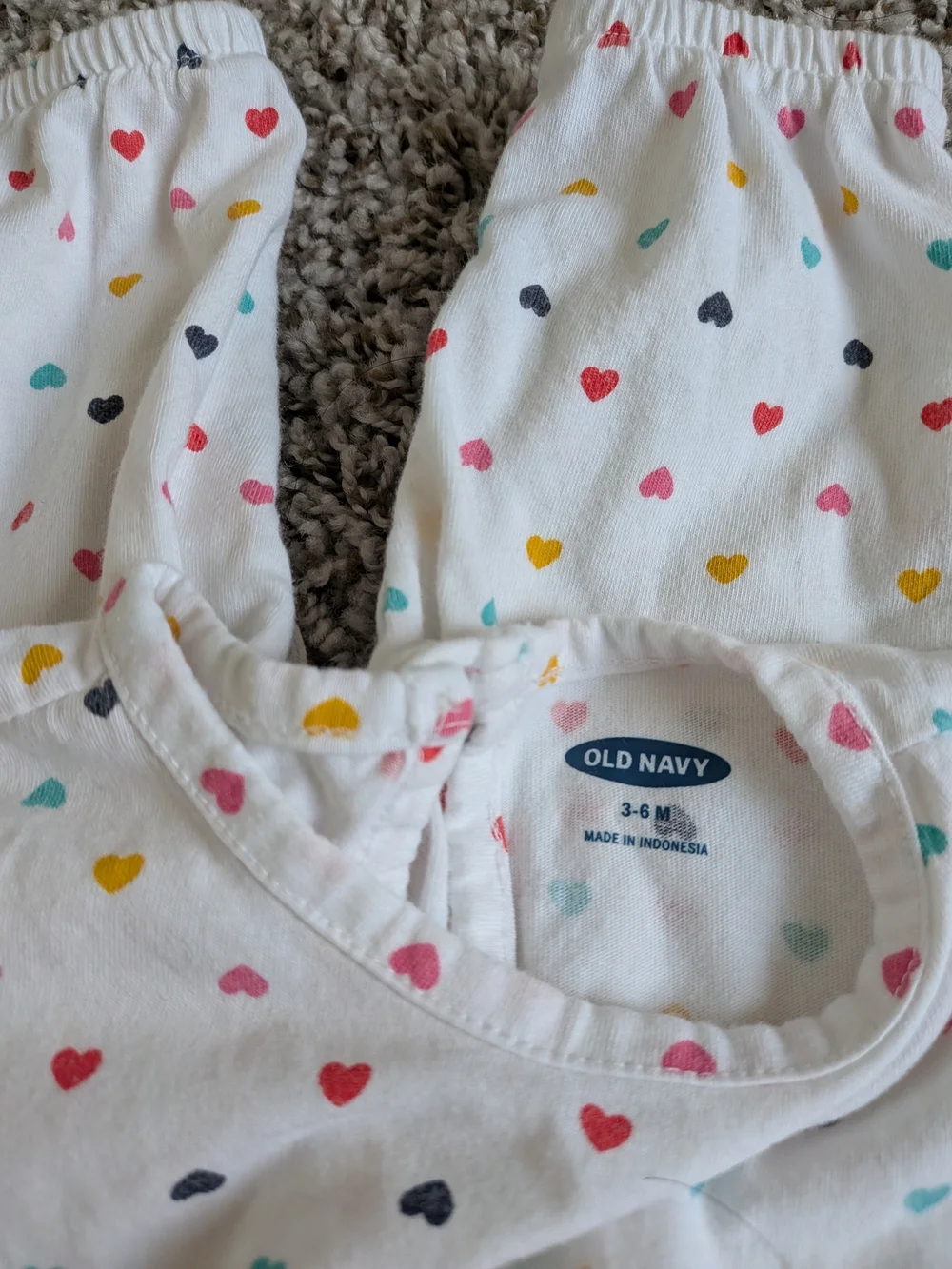 Old Navy White Jumpsuit with Multicolor Heart Print Size 3/6 Months